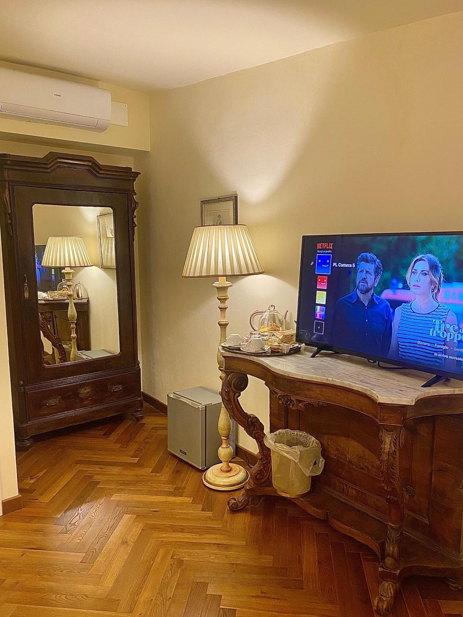 Hotel Palazzo Lari Sarzana Exteriér fotografie